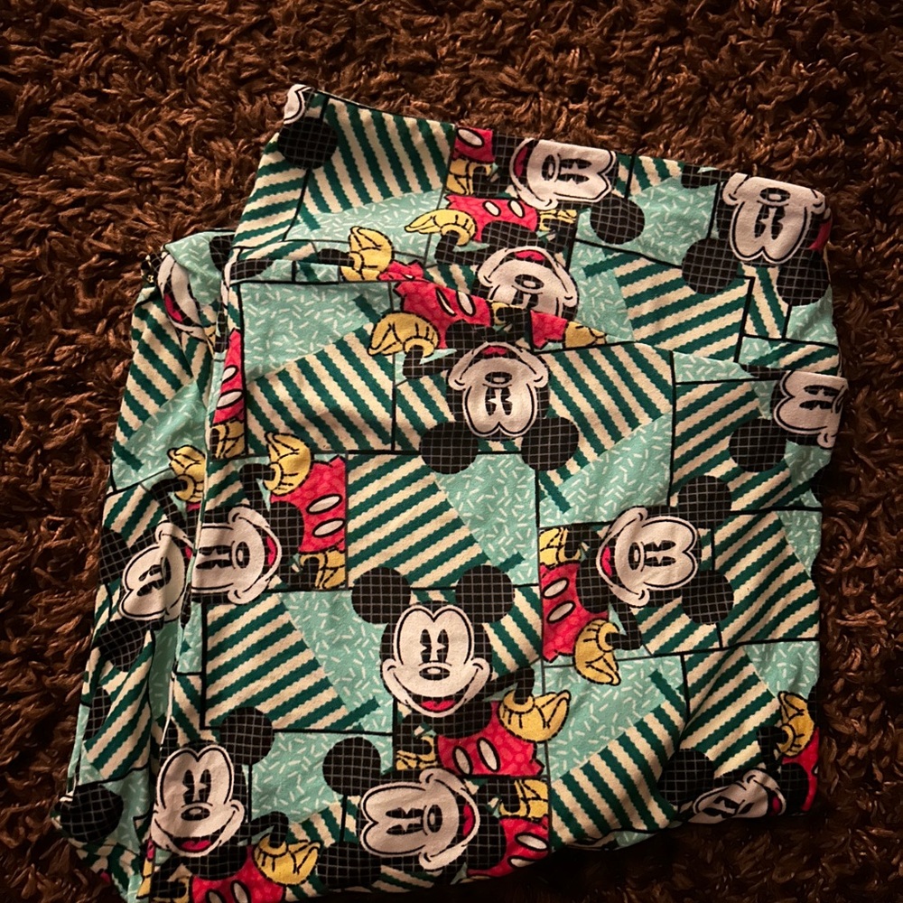 Lularoe buttery soft leggings